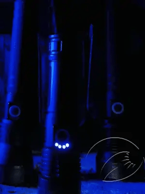 Linterna tactica LED, Flashligth Alta Potencia Recargable USB, 5 Modos + Zoom, Brillante, impermeable con Indicador de Encendido, 2 Baterias Incluidas, Actividades al Aire Libre
